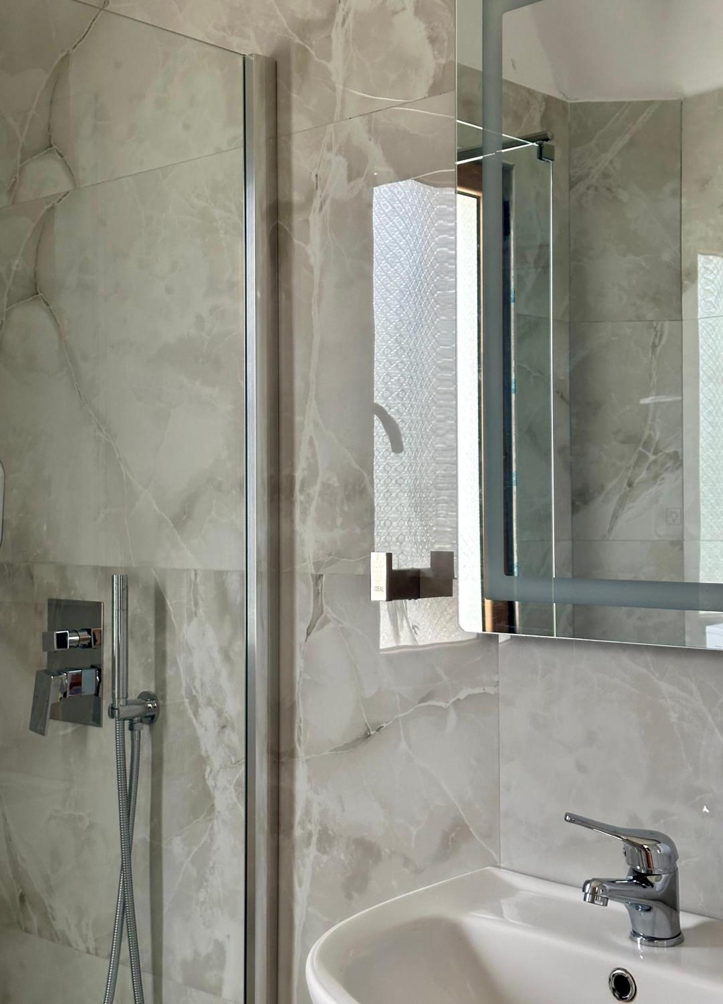 Hotel Athina Velipoje Ngoại thất bức ảnh